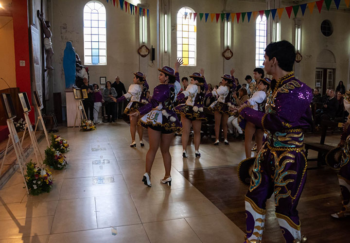Presentan exposición de Vírgenes Andinas en la Parroquia Perpetuo Socorro
