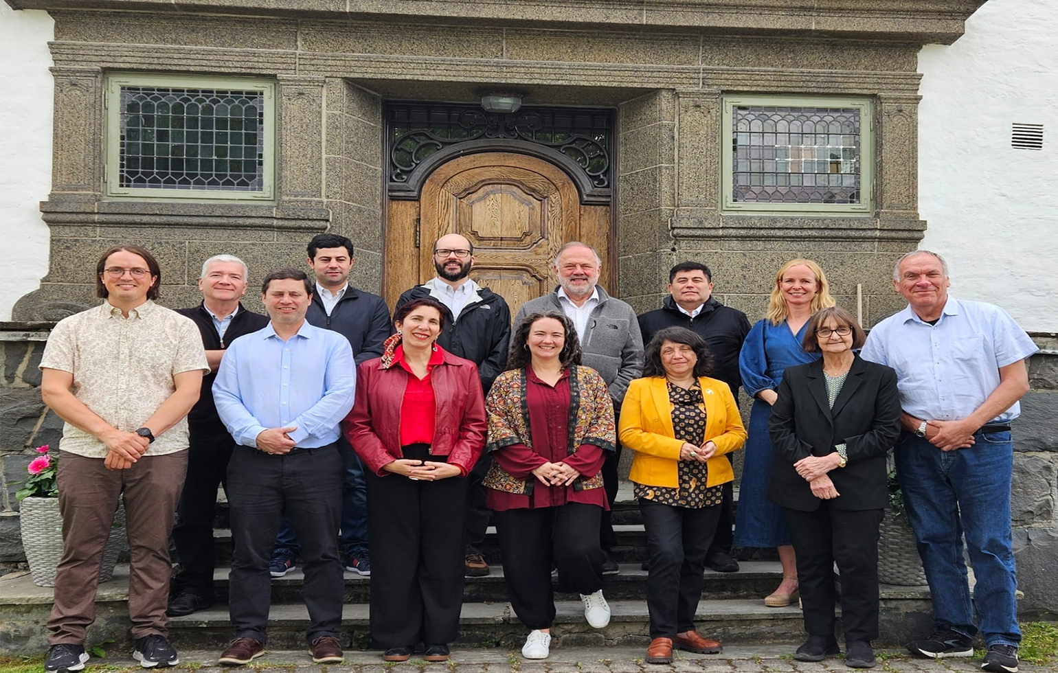 Rectoras, rectores y autoridades de ocho universidades chilenas visitan al Centro Nansen para la Paz y el Diálogo en Lillehammer, Noruega