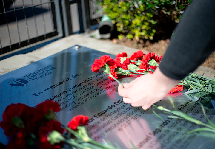 51 años: emotivo homenaje recuerda a miembros de la comunidad UCT víctimas de la dictadura