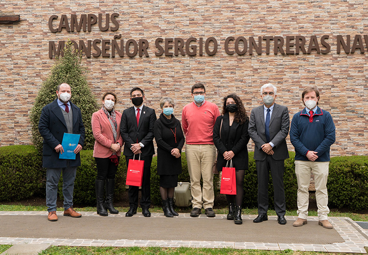 Dos estudiantes y un académico de la UCT se adjudicaron beca de movilidad Santander 2021
