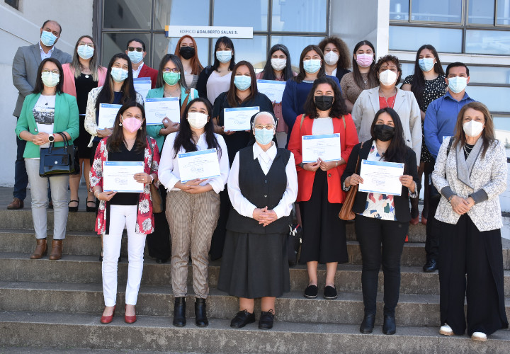 Facultad de Educación otorgó diplomados en Educación Personalizada y Comunitaria