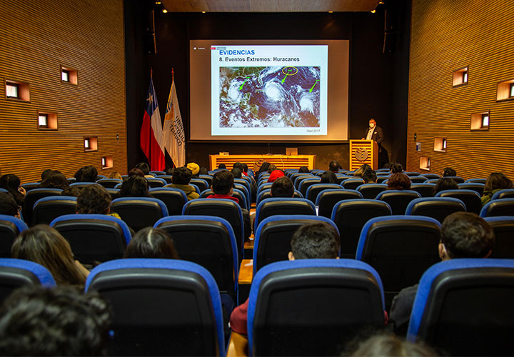 Seminario sobre humedales en UCT ahonda en el por qué son esenciales para nuestro medio ambiente
