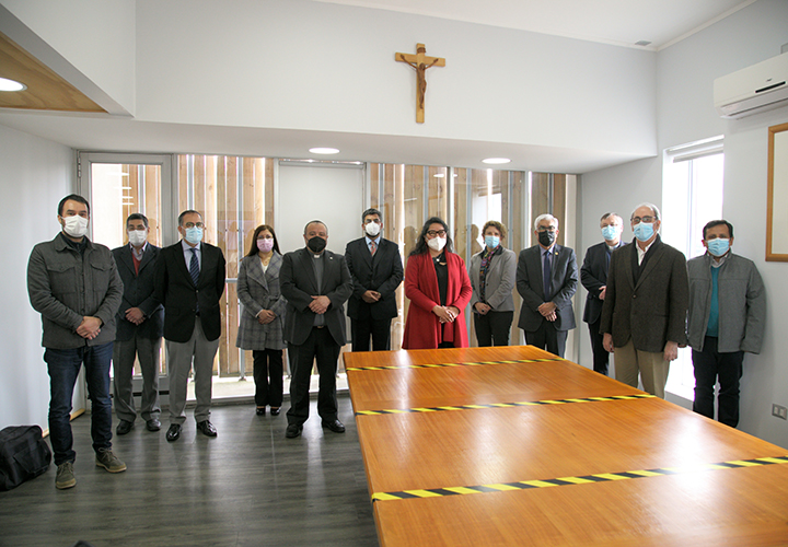 Entregan informe para el perfeccionamiento de la Facultad de Ciencias Religiosas y Filosofía UCT