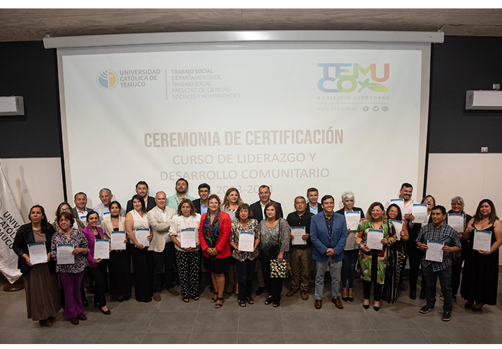 Ceremonia de certificación reconoció el logro de dirigentes sociales