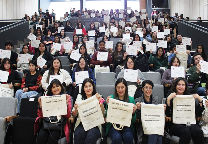 Estudiantes UCT fueron certificados como "Monitores y Monitoras Juveniles de Prevención de Violencia de Género"