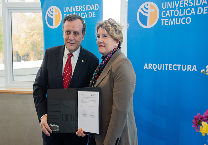 UCT formaliza trabajo colaborativo con Universidad Católica de Chile en el ámbito de la Arquitectura