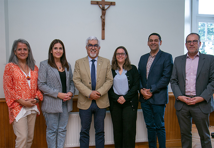 Comprometidos con la Humanización de la Salud: Rector recibe al equipo directivo de la nueva carrera de Medicina UCT.