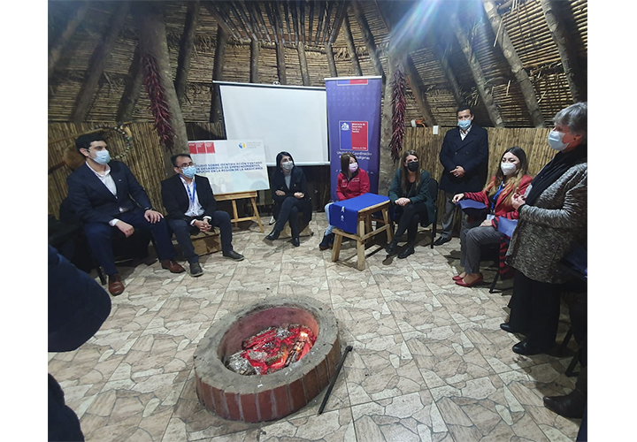 Ministra de Desarrollo Social y Familia visita Centro de Negocios Sercotec Inakeyu
