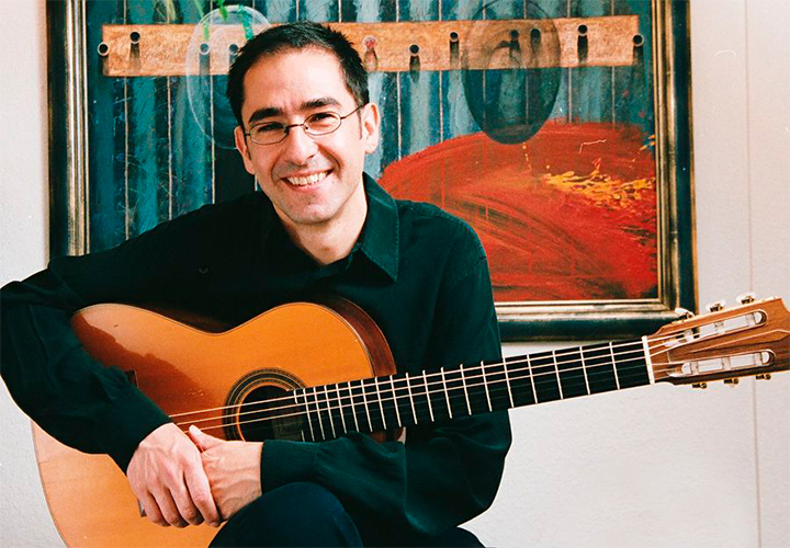 El guitarrista internacional Pablo Márquez se presenta este sábado 6 de mayo en el Aula Magna UCT