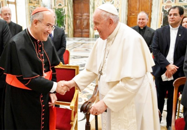 Papa Francisco envía mensaje a universidades católicas: los invito a formar poetas y coreógrafos sociales
