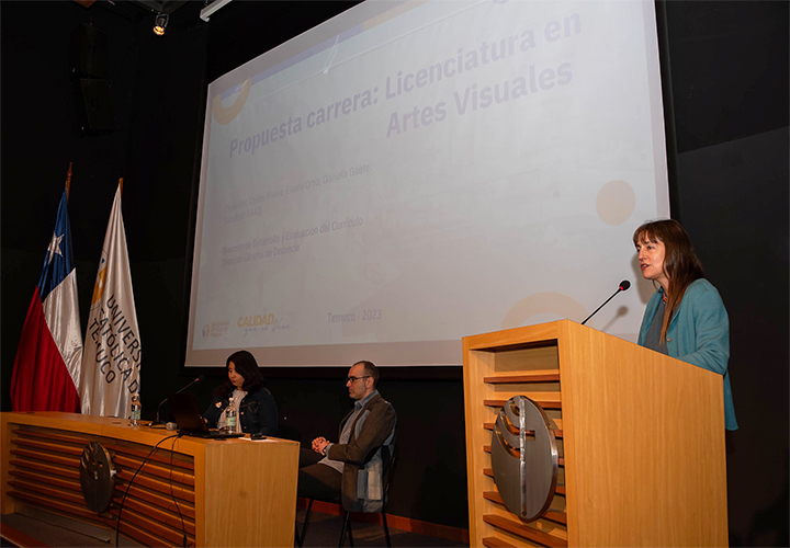 Presentan Nuevo Plan de Estudios a Estudiantes de Artes Visuales