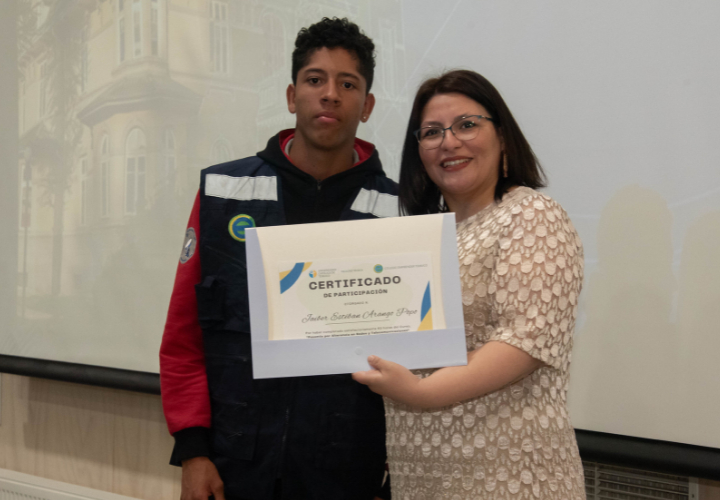 Finalizó programa piloto de alternancia en la carrera Técnico Universitario en Redes y Telecomunicaciones UCT