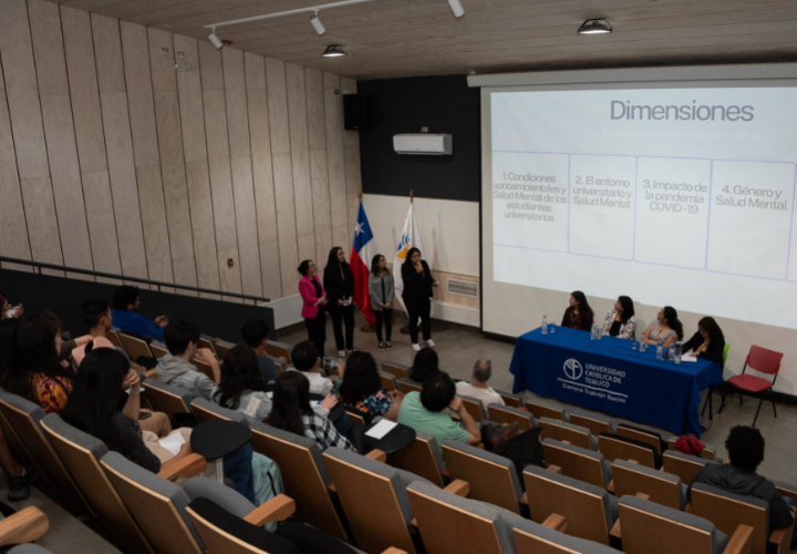 Universidad Católica de Temuco realizó conversatorio sobre salud mental y Trabajo Social