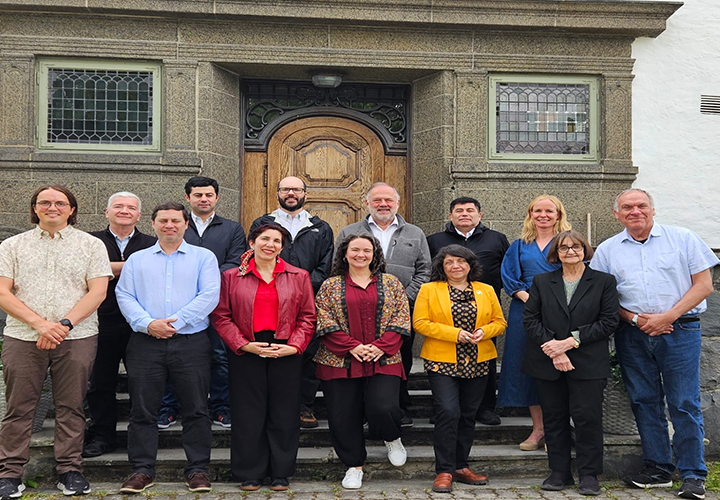La democracia se construye desde la escuela: Secretario General visita Centro Nansen en Noruega