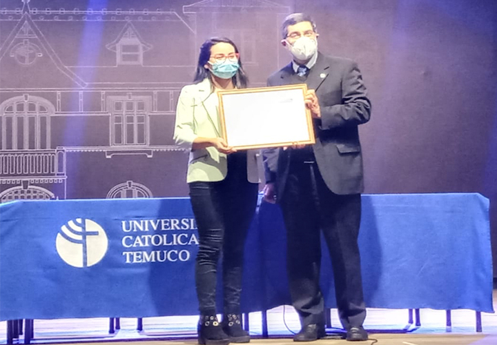 Estudiantes UCT reciben premio Tesis Destacada Global Chartered Controller Institute