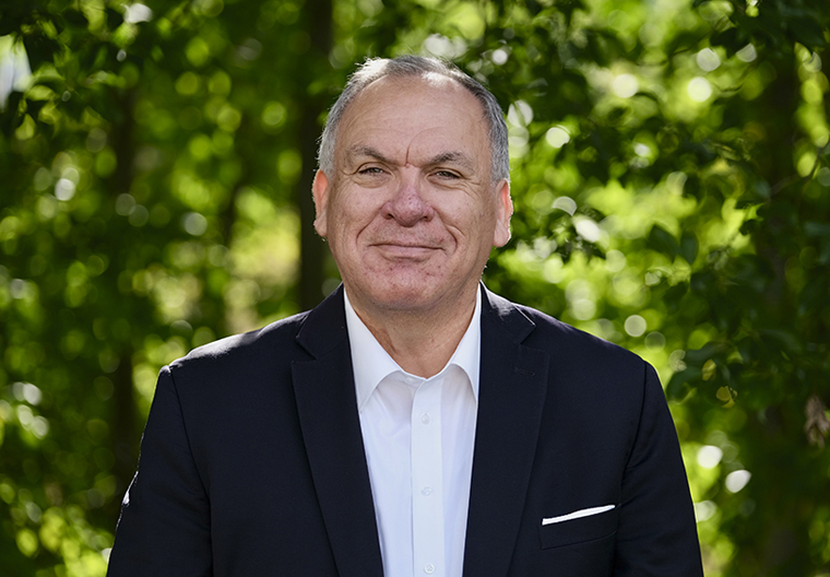Entrevista Alfredo Zamudio, director Misión en Chile del Centro Nansen para la Paz y el Diálogo: "Tenemos que hablar del pasado que nos divide, para construir un futuro común"
