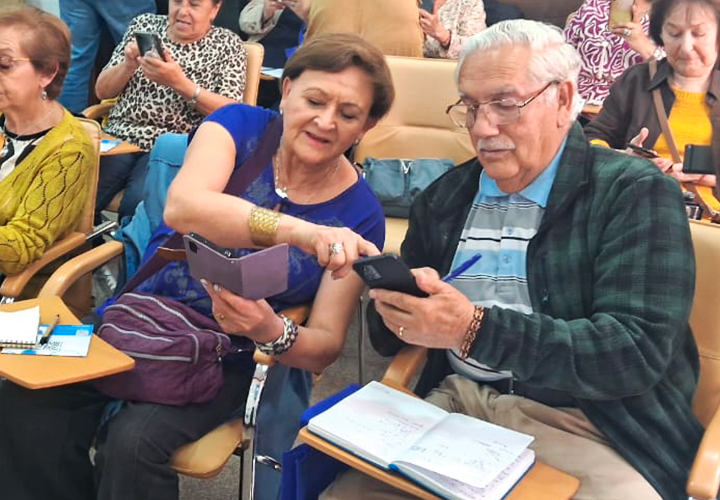 UC Temuco impulsa la transformación digital de adultos mayores en La Araucanía
