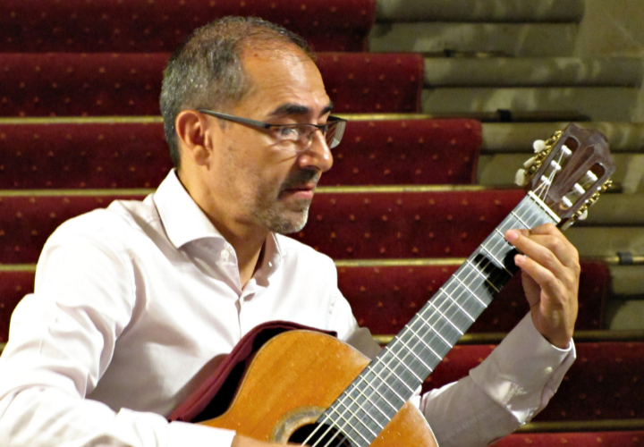 Destacado guitarrista argentino Pablo Márquez se presentará este sábado 6 de mayo en el Aula Magna UCT
