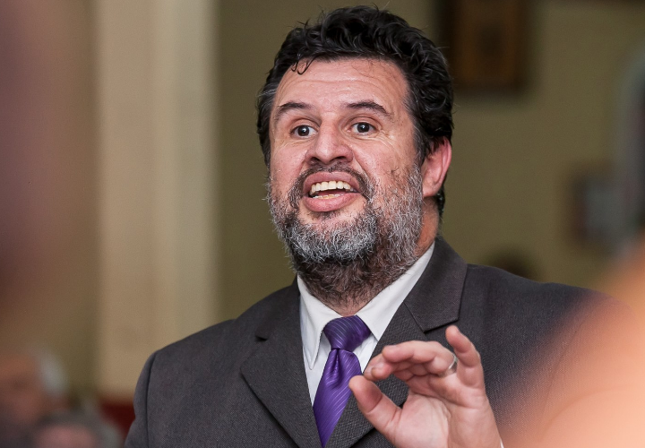 Director de la Orquesta Sinfónica UCT es invitado a dirigir homenaje a Puccini en Santiago