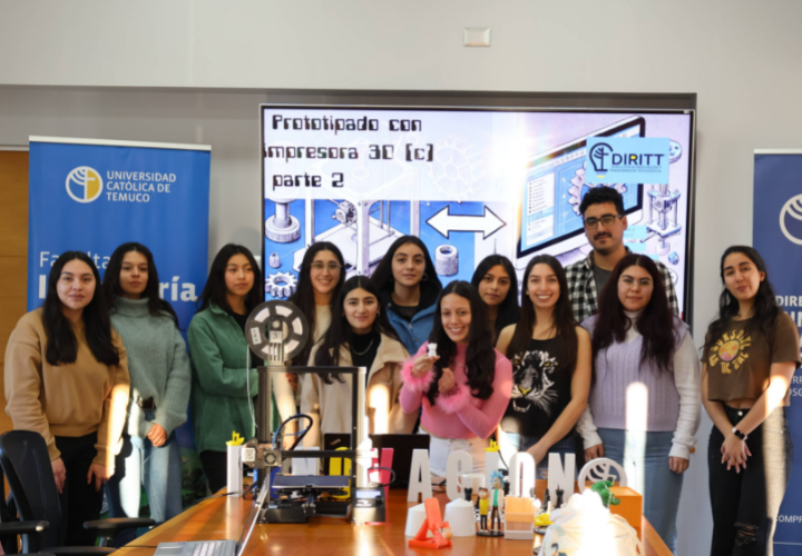 Futuras ingenieras de la UCT participan en taller de prototipado