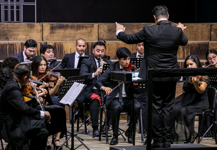 Éxito Total: Más de 600 personas disfrutaron del estreno del Coro y Orquesta Sinfónica de la UCT