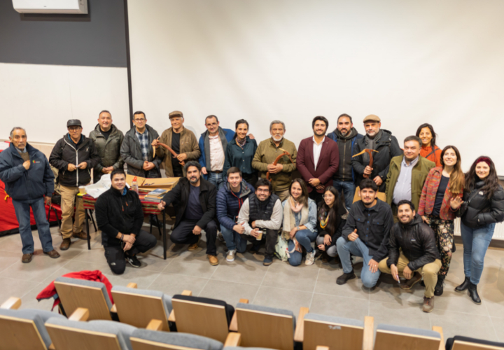 Una jornada de montañismo y aventura: El documental La Montaña Imaginaria cautiva a estudiantes PACE de la UCT