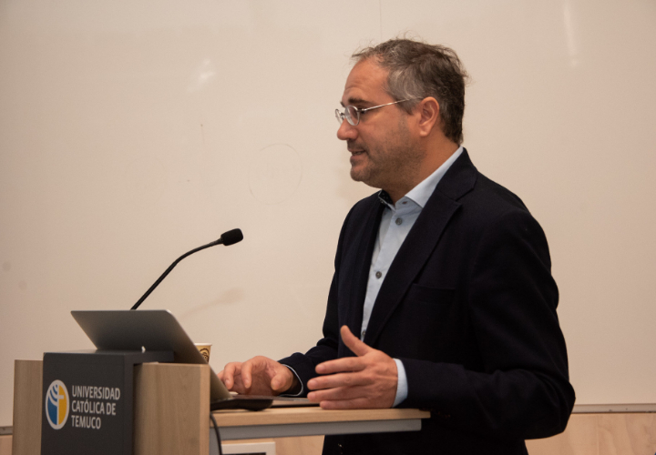 Clase magistral sobre bioética da inicio al año académico de la Facultad de Ciencias Sociales y Filosofía de la UCT