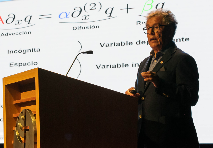 Matemática Aplicada: Doctor Honoris Causa Eleuterio Toro dictó Charla Magistral a estudiantes de toda la UCT