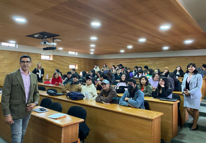 Programa de pasantías School of Visual Arts socializó postulaciones