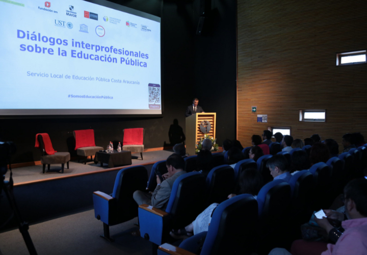 UC Temuco fue anfitriona del encuentro "Diálogos interprofesionales de la Educación Pública"