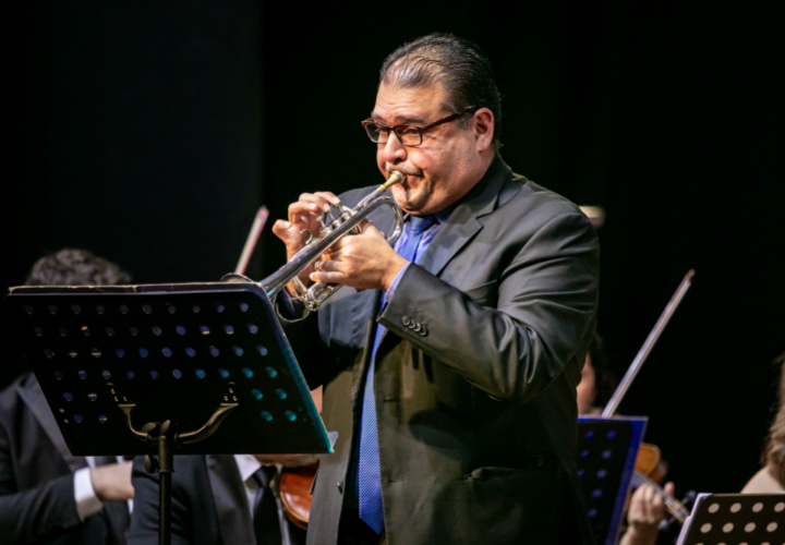 Solistas de la Orquesta UCT revelan detalles del concierto "De Mozart a Piazzolla, una travesía musical" en Aula Magna UCT