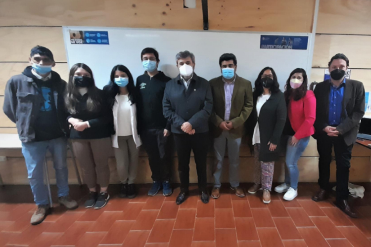 Conversatorio sobre gestión de aguas en la UCT plantea problemáticas de acceso hídrico en La Araucanía