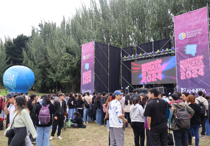 Estudiantes de primer año de la UC Temuco participaron de la Recepción Novata 2024