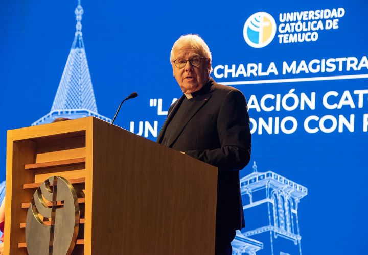 Desafíos de la Educación Católica; Representante del Vaticano Monseñor Guy-Real Thivierg dictó charla en Inauguración del Año Académico UCT