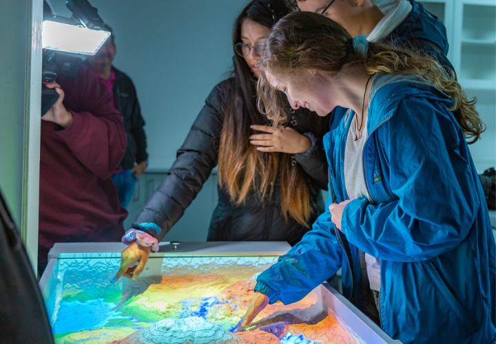 UCT imparte clases con tecnología de Realidad Aumentada para estudiantes de Ingeniería y Geología