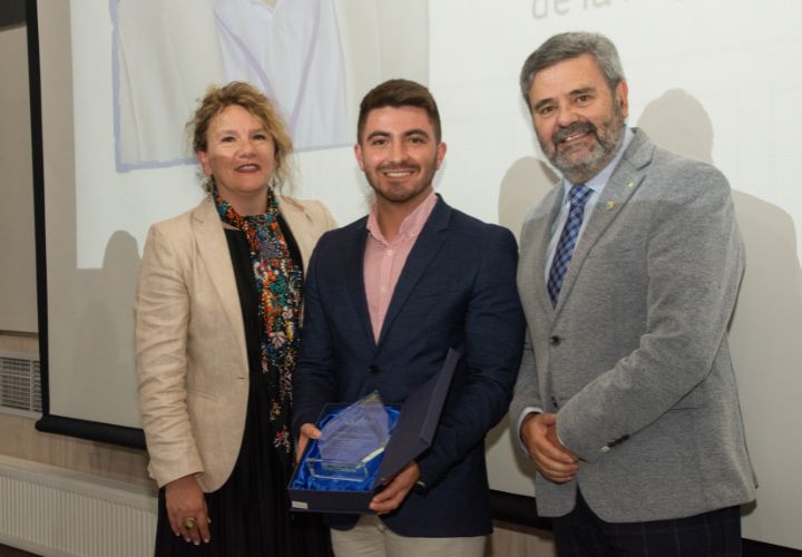 Alumni 2023: Universidad Católica de Temuco realizó primera ceremonia de reconocimiento a ex estudiantes destacados