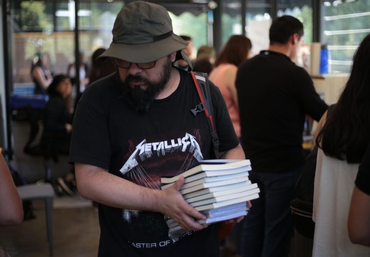 Mes del libro: Ediciones y Librería UCT analiza su crecimiento en los últimos años