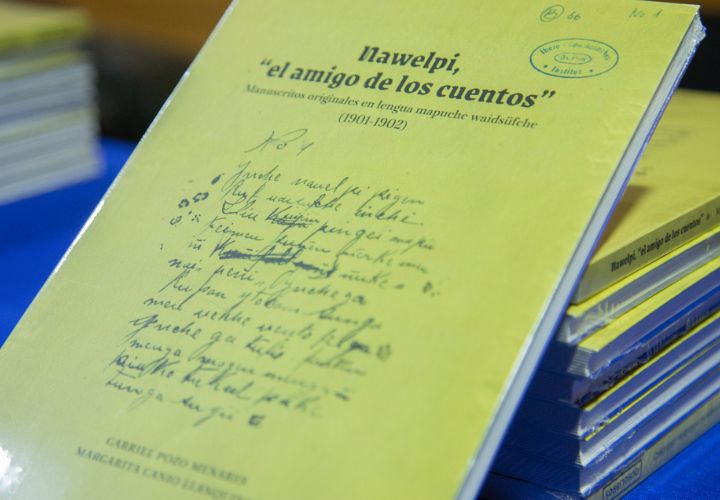 Nawelpi, "el amigo de los cuentos": novedoso libro sobre manuscritos originales mapuche fue presentado en la UC Temuco