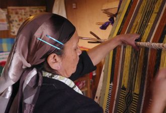 “Cuando las Hebras se Entrelazan”, el documental que muestra el trabajo de Tejido de Fraternidad