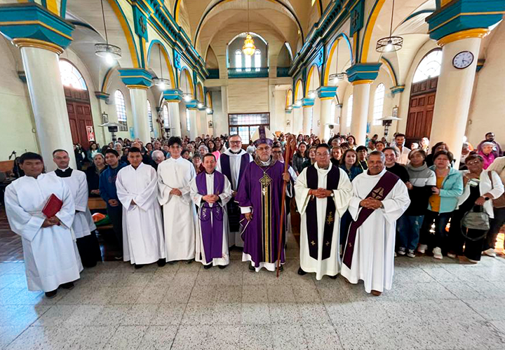 Masiva participación en Retiro Diocesano para Laicos en el marco del Año Jubilar