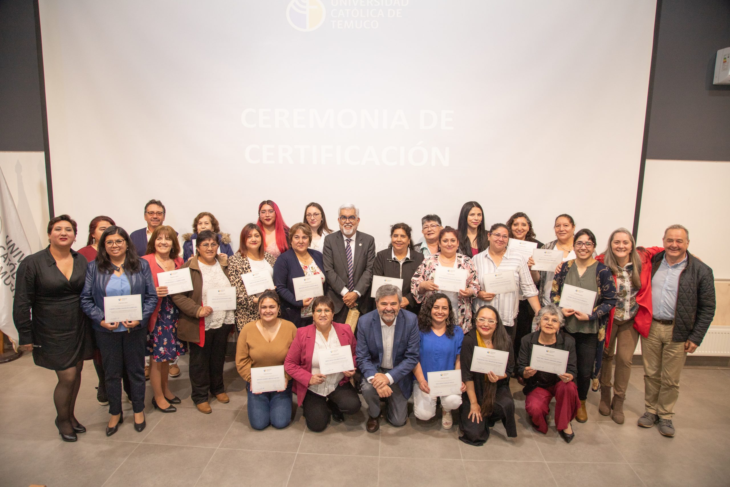 UCT certifica a 27 dirigentes del sector Pedro de Valdivia