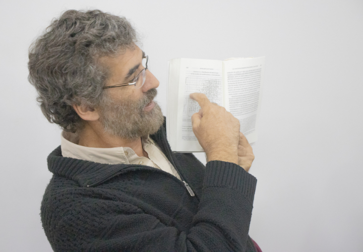 Investigador argentino lanzó libro "¿Por qué ganó Milei?", en la UC Temuco