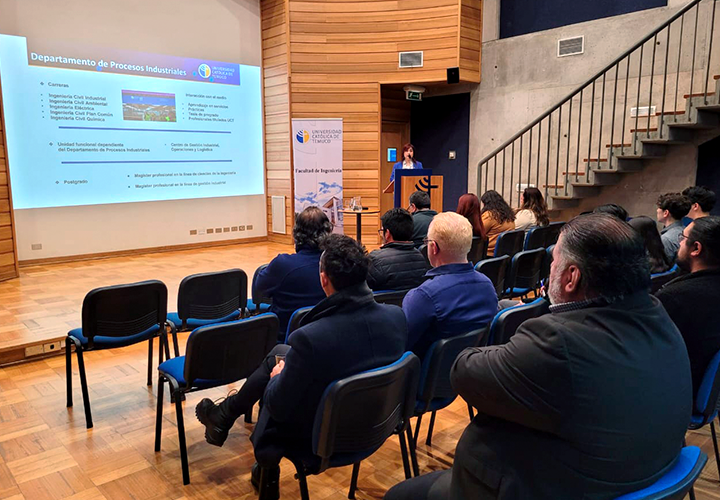 Jornada reunió a Departamento de Procesos Industriales y empresas de La Araucanía