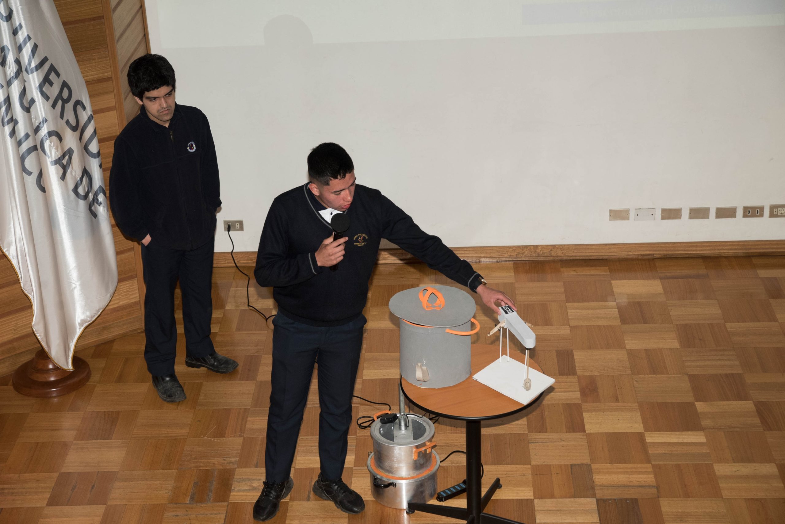 Estudiantes de enseñanza media de La Araucanía presentaron proyectos de innovación para solucionar problemáticas locales en la UCT