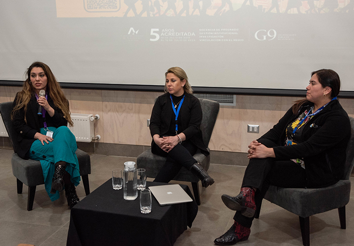 "Nadie migra por placer": seminario en la UCT abordó acceso a la justicia de mujeres migrantes