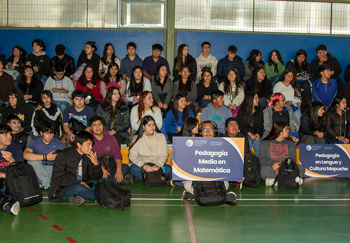 Facultad de Educación dio la bienvenida a sus novatos