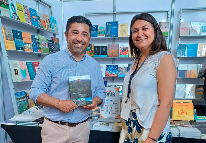 Libro "Fauna del Parque Nacional Conguillío" es presentado en Feria Internacional del Libro de Santiago