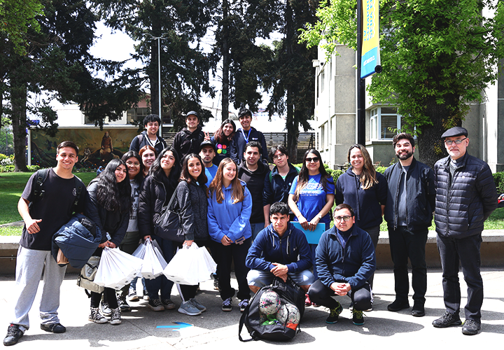 Estudiantes de la UC Temuco realizaron clínica deportiva de futsal para Jóvenes del Centro de Justicia Juvenil de Chol Chol