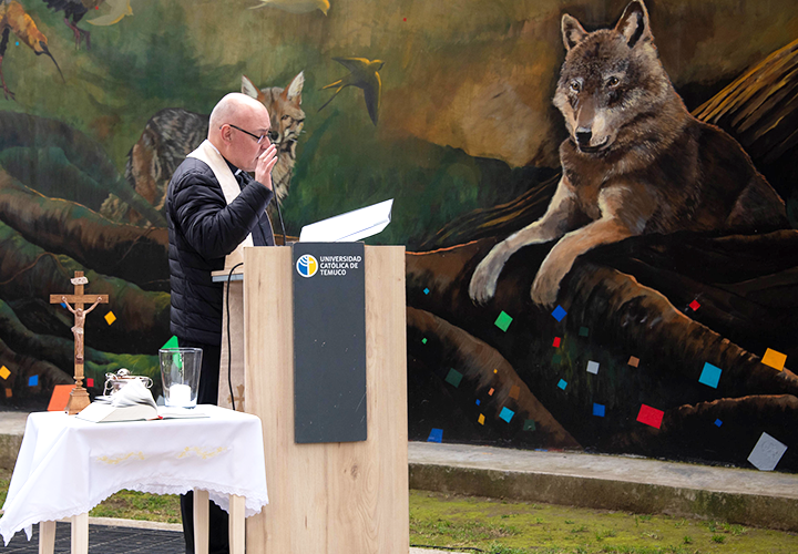 Universidad Católica de Temuco rindió homenaje a San Francisco de Asís con bendición a nuevo mural