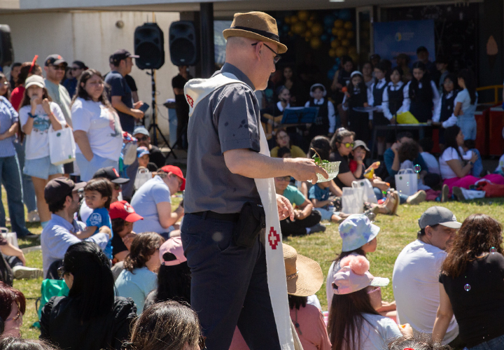 Veinticuatro años festejando en familia: la UCT celebró la navidad junto a su comunidad